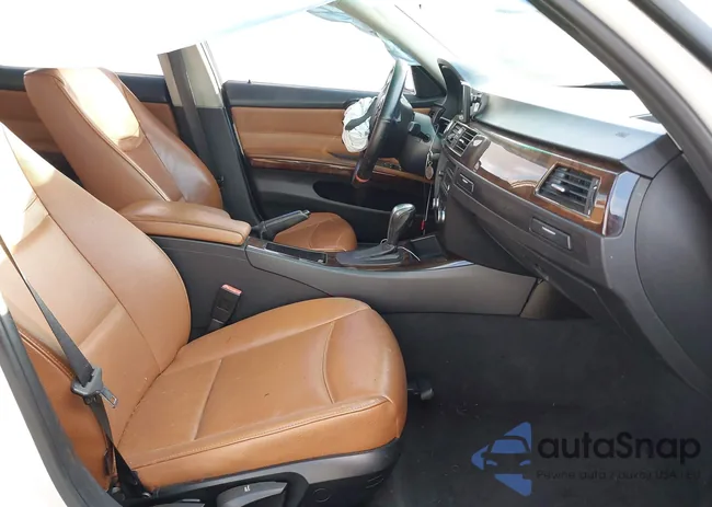 WBAPH5C5XBA443813: 40709745