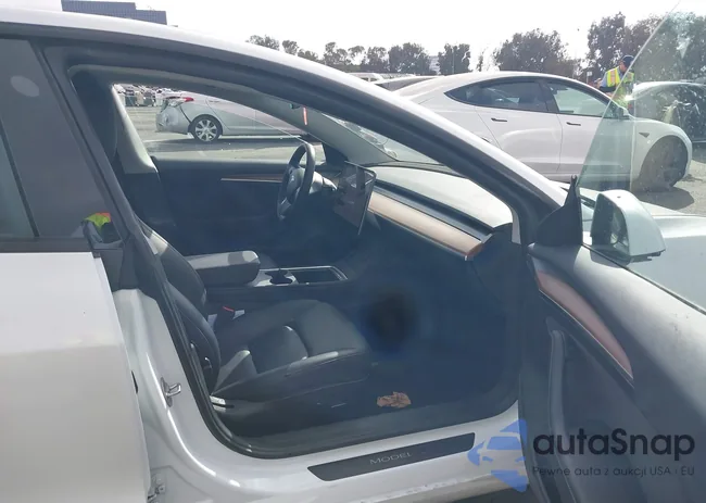 5YJ3E1EA9PF460369: 40712620