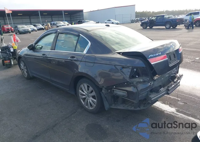 1HGCP2F8XCA044105: 40711778