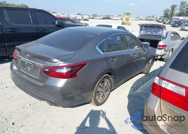 1N4AL3AP5HC495823: 40717761