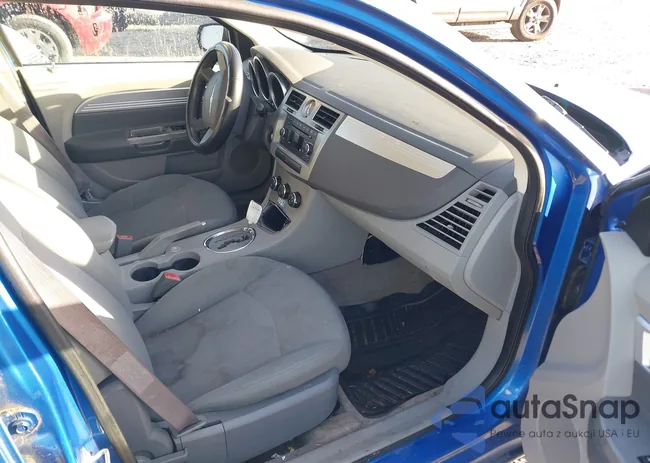 1C3LC56K87N547075: 40719724