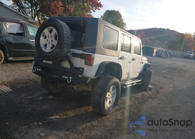 1J4HA6H18AL133860: 40719767