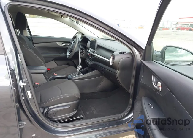 3KPF24AD3LE246369: 40724331