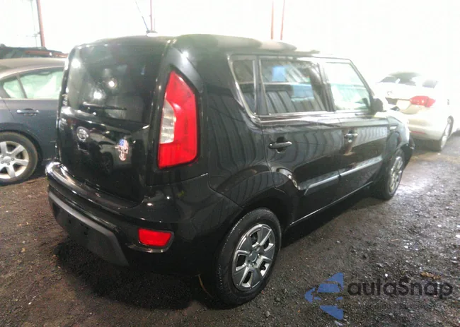 KNDJT2A58C7427990: 40724561