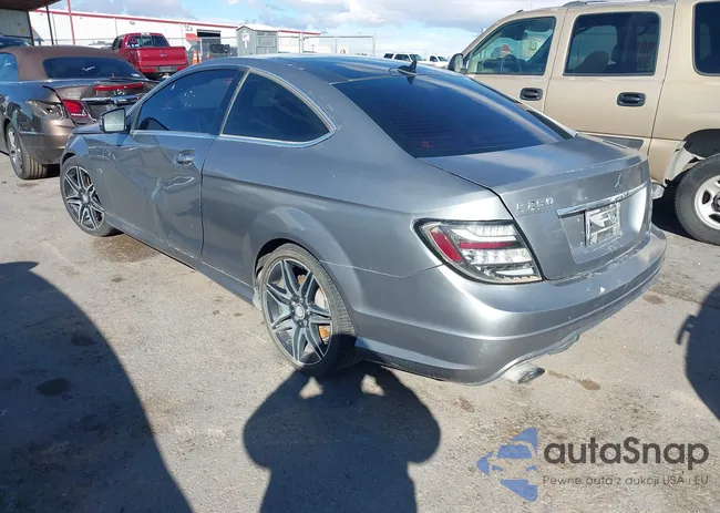 WDDGJ4HB4DG006539: 40725347