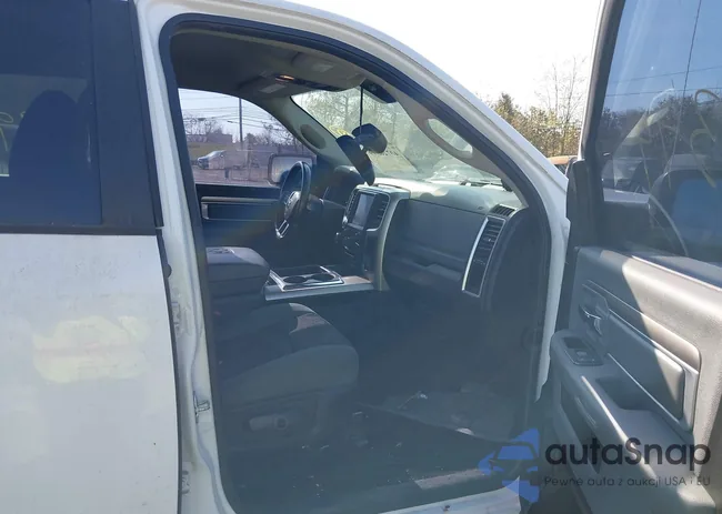 1C6RR7LG7DS530840: 40726399