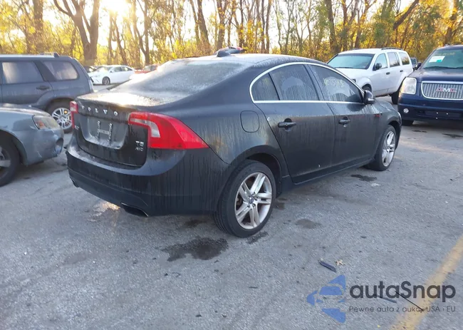 YV1612TK4F1345481: 40733436