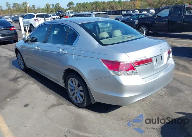 1HGCP2F8XBA094128: 40735258