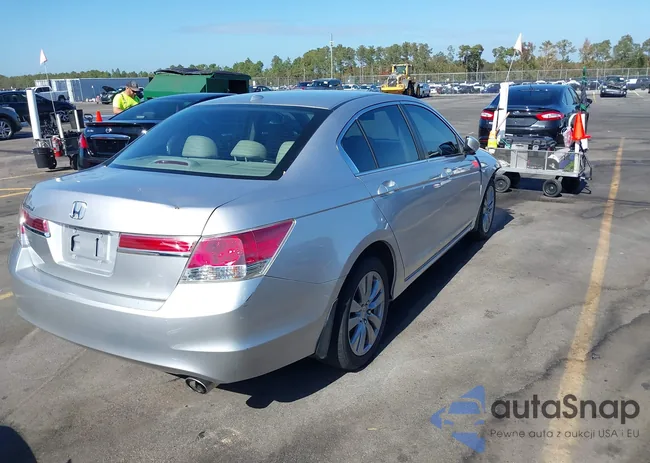 1HGCP2F8XBA094128: 40735258