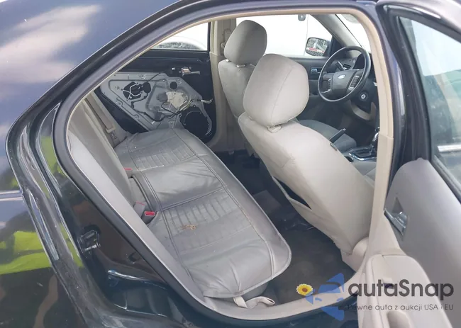 3FAHP0HA1BR327723: 40735742