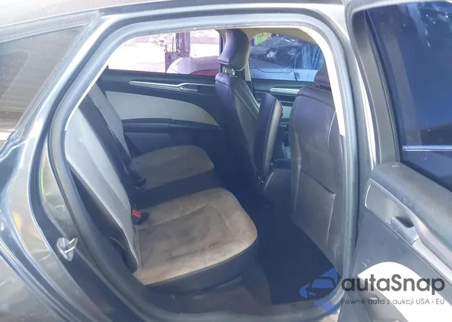 3FA6P0HD2KR135941: 40738577