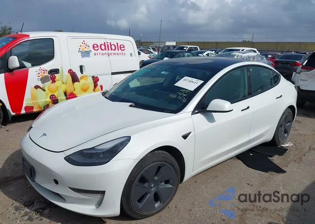 5YJ3E1EA4MF098284: 40740611