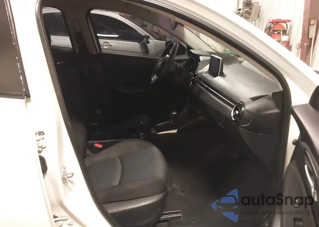 3MYDLBYVXJY320892: 40740830