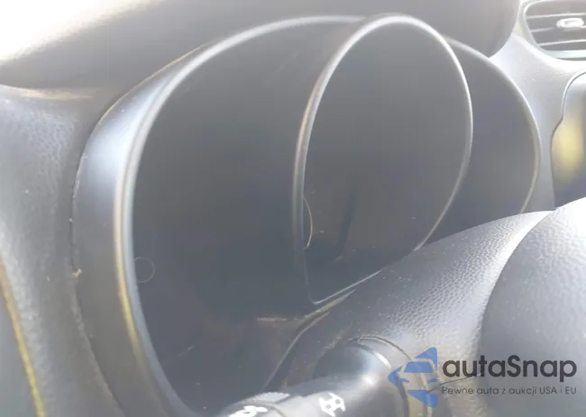 KNDJP3A59K7666182: 40740984