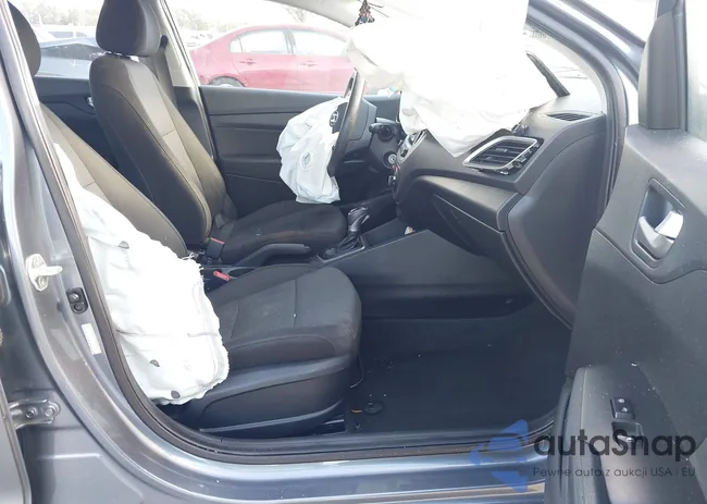 3KPC24A68LE099681: 40751220