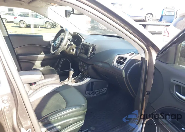 3C4NJDBB9HT667415: 40755033