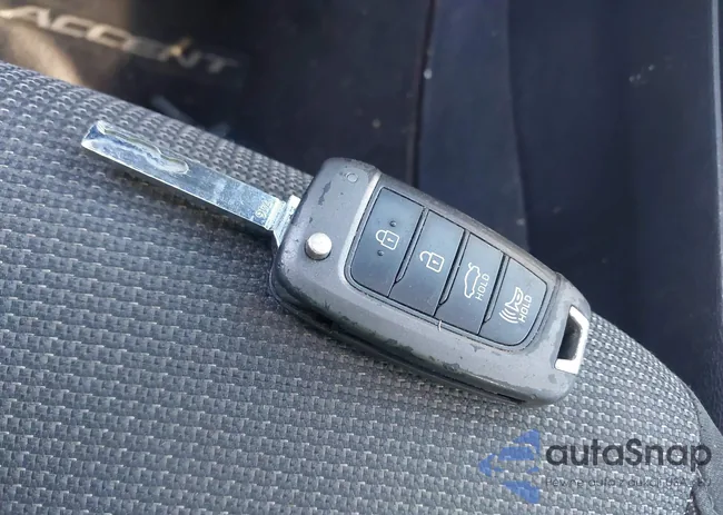 3KPC24A3XJE011894: 40758427