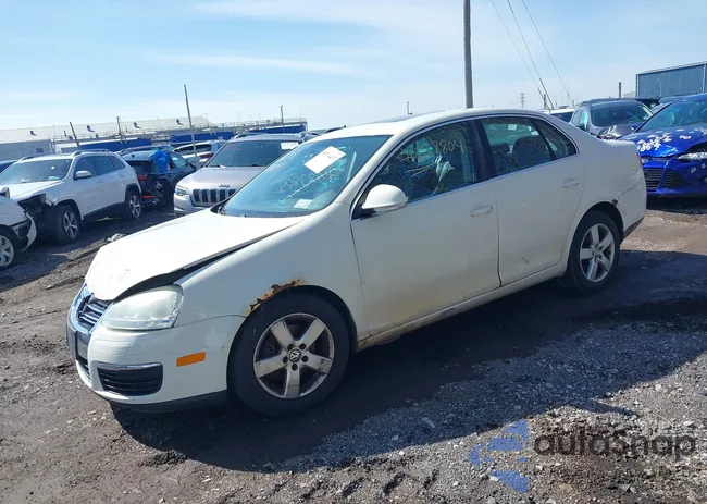 3VWRZ71KX8M077504: 40757804