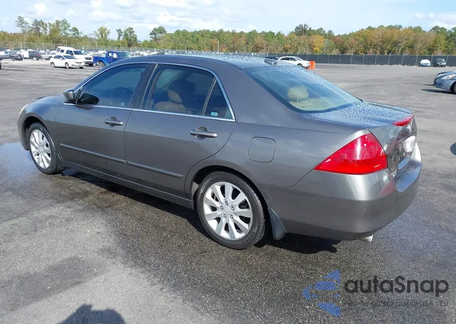 1HGCM66866A019285: 40758526