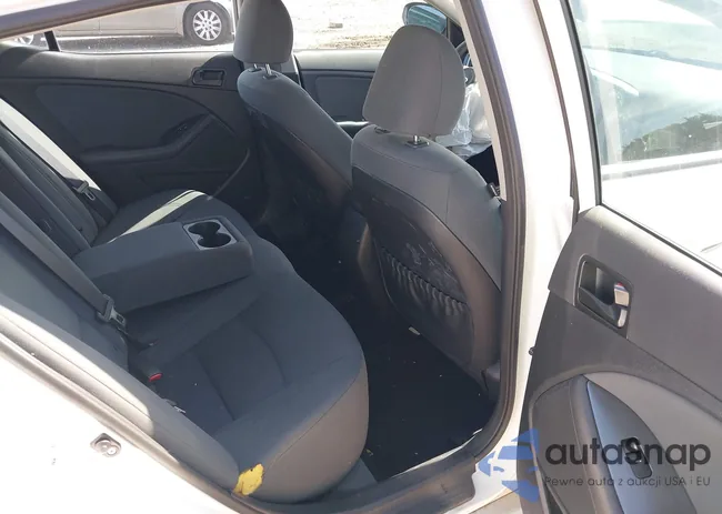 KNAGM4A78F5643811: 40767214