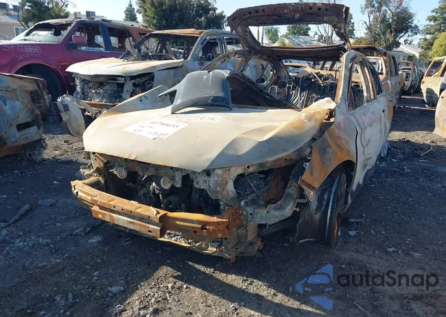 1HGCR2F82EA173856: 40780655