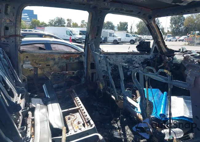 2GCEC13T051219853: 40784485