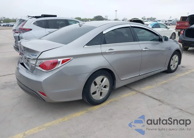 KMHEC4A4XCA034365: 40785317