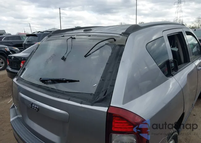 1C4NJDEB5GD663121: 40789786