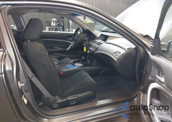 1HGCS12789A000523: 40790595