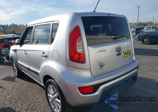 KNDJT2A69C7467391: 40791675