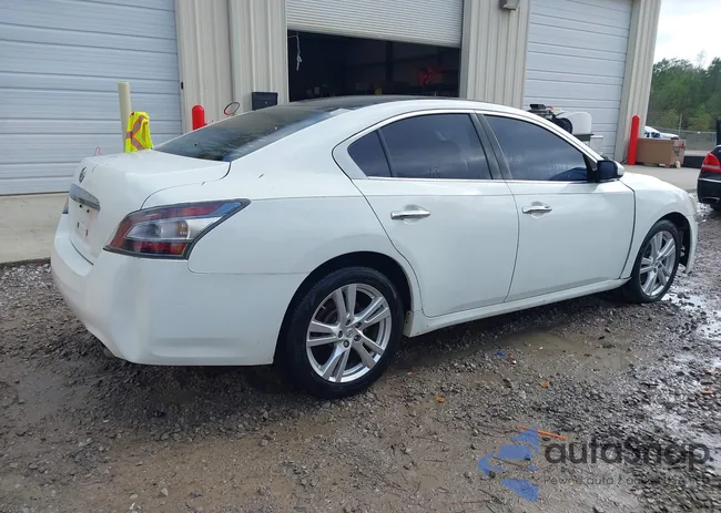 1N4AA5AP1DC832032: 40792619