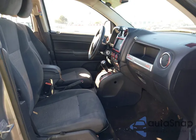 1C4NJCBA8GD568378: 40803670