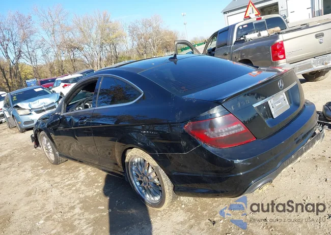 WDDGJ5HB8FG359830: 40805121