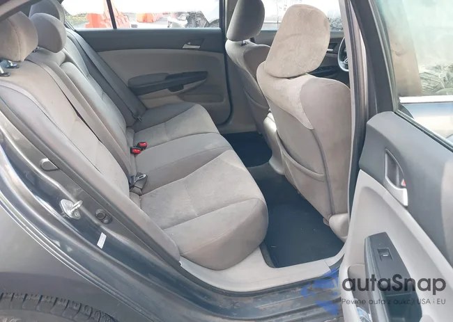 1HGCP2F45AA080018: 40811125