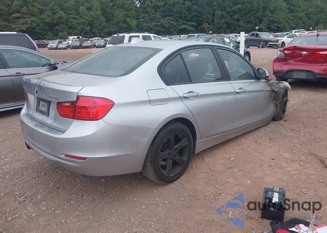 WBA3B1G56FNT03520: 40813367