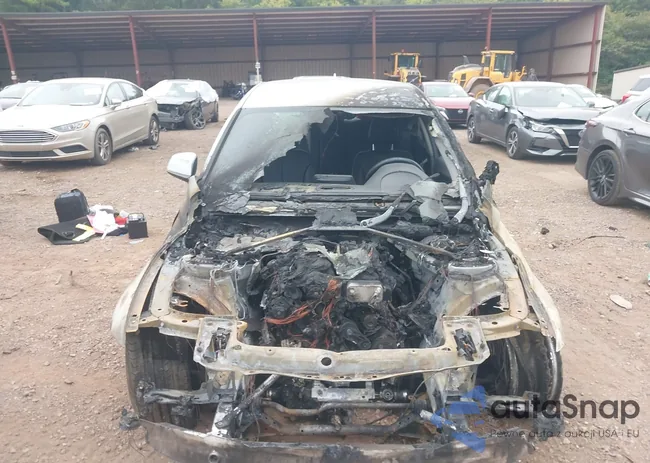 WBA3B1G56FNT03520: 40813367