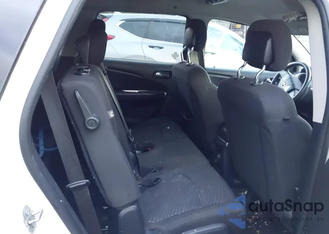 3C4PDCAB8HT557063: 40825007