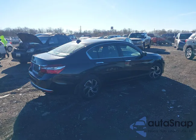 1HGCR2F31HA183125: 40832874