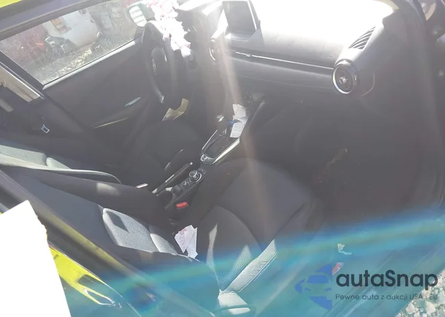 3MYDLBYV9HY152835: 40835568