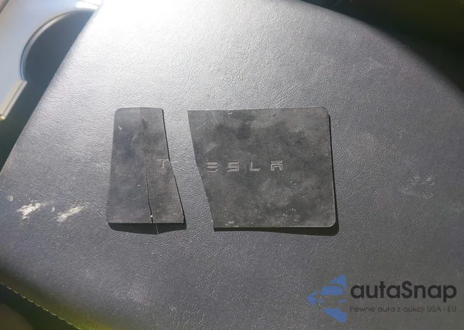 5YJ3E1EB8JF185822: 40840192