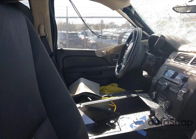 1GNLC2E05DR266048: 40848505