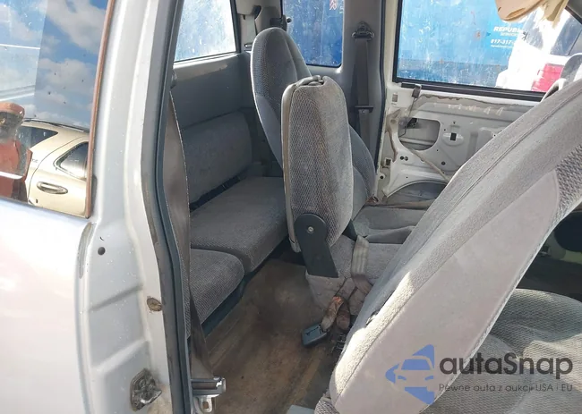 1B7GL22X7XS185559: 40850749