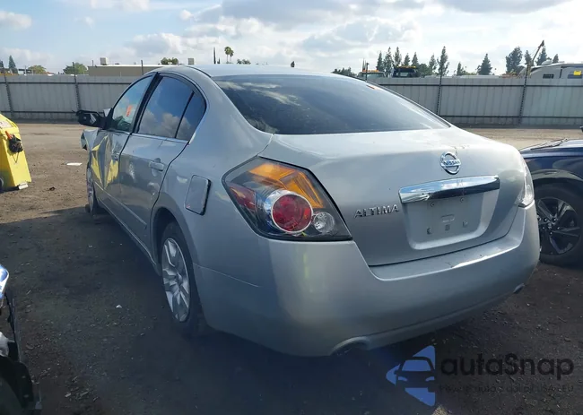 1N4AL2AP6AN543057: 40857071