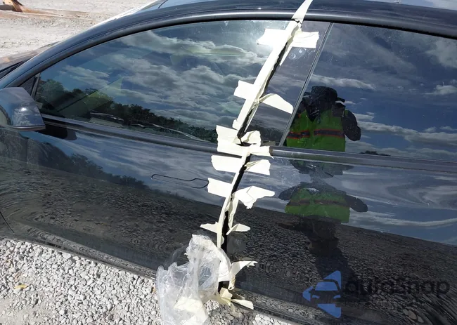 5YJ3E1EAXMF090352: 40856564