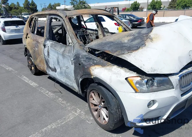 5UXWX5C59CL725401: 40863313