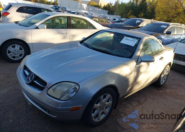 WDBKK47F8WF008582: 40869156