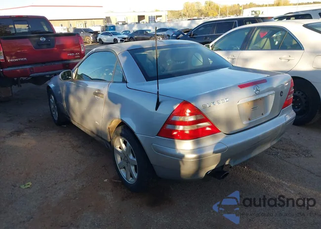 WDBKK47F8WF008582: 40869156