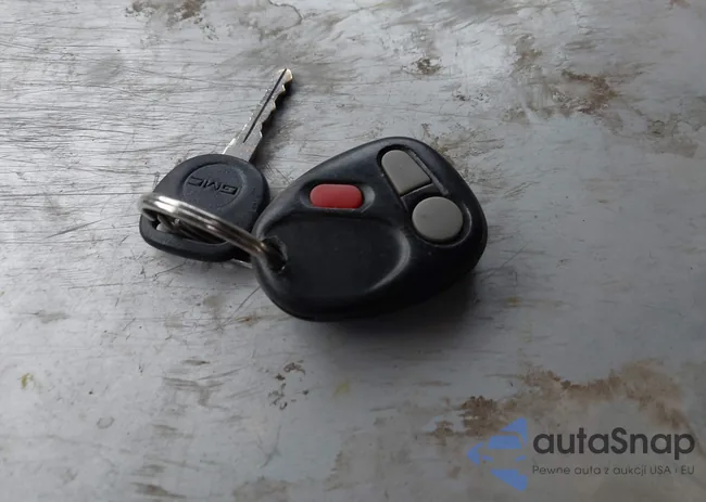 2GTEK19TXY1243575: 40872152