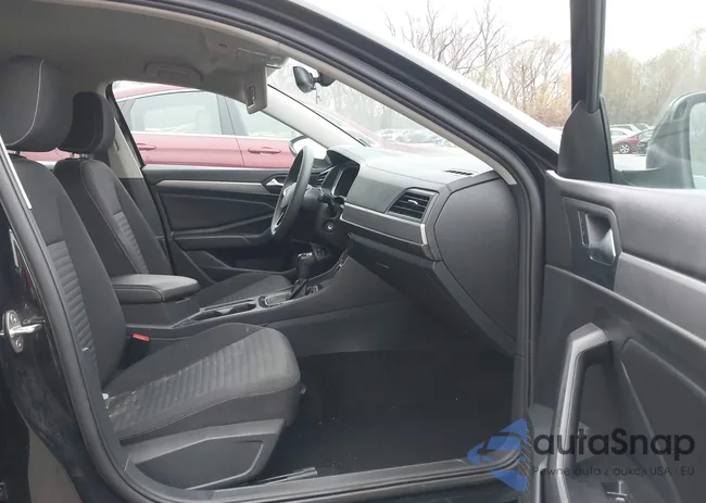 3VW5M7BU9PM012994: 40873770