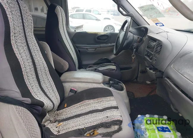 1FTRX17W2YNB72063: 40874442